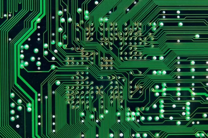 Understanding the Difference Between PCB Prototyping and Full-Specification Production